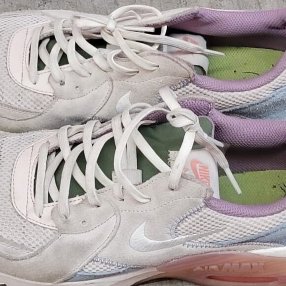 ✨ Nike Women’s Running Shoes – Light Pink / Pastel Green – Size 9 - Picture 1 of 3